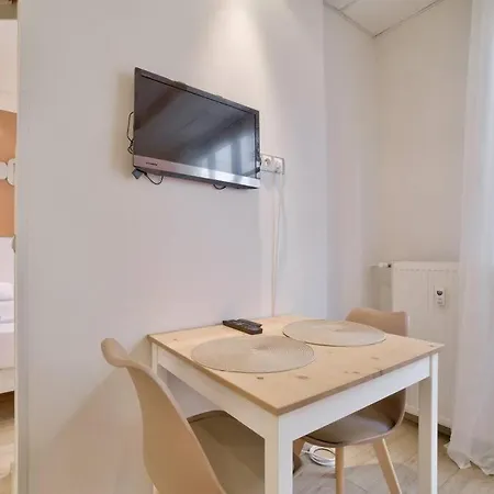 Lägenhet Beautiful Studio Near The Heart Of Nice
