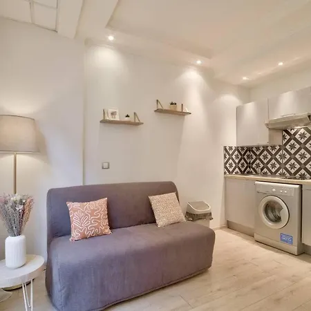 Beautiful Studio Near The Heart Of Lägenhet *